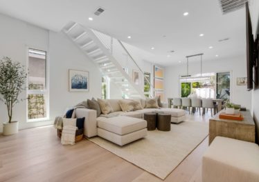 2527 Armacost Avenue  Los Angeles CA 90064