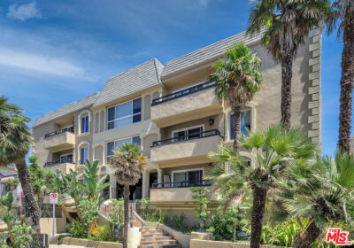 11646 Chenault Street, Unit 15 Los Angeles, CA 90049