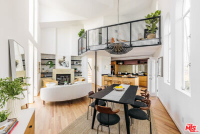 2027 Oakwood Avenue Venice, CA 90291