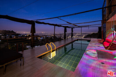 2189 Sunset Plaza Drive Los Angeles, CA 90069