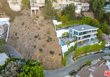 8621 Hollywood Boulevard West Hollywood, CA 90069