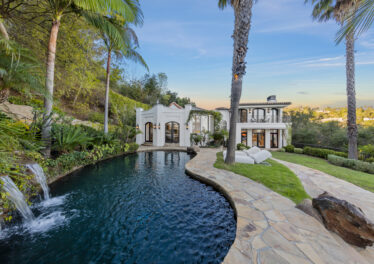 10048 Cielo Dr Beverly Hills, CA 90210