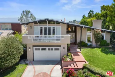 4040 Coldstream Ter, Tarzana, CA 91356